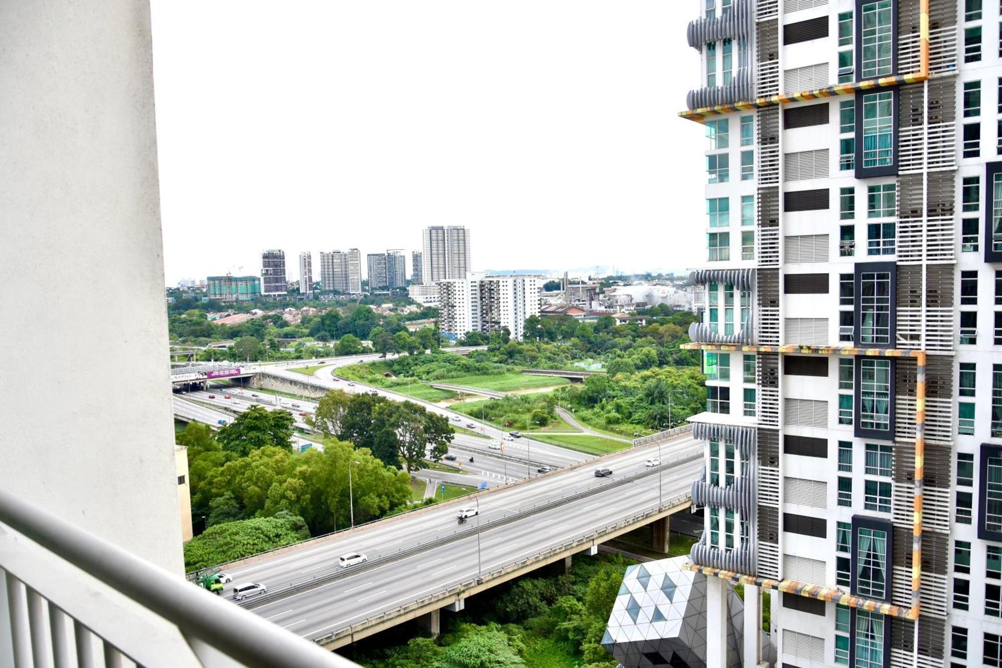 Homestay At Menara U 莎阿南 外观 照片