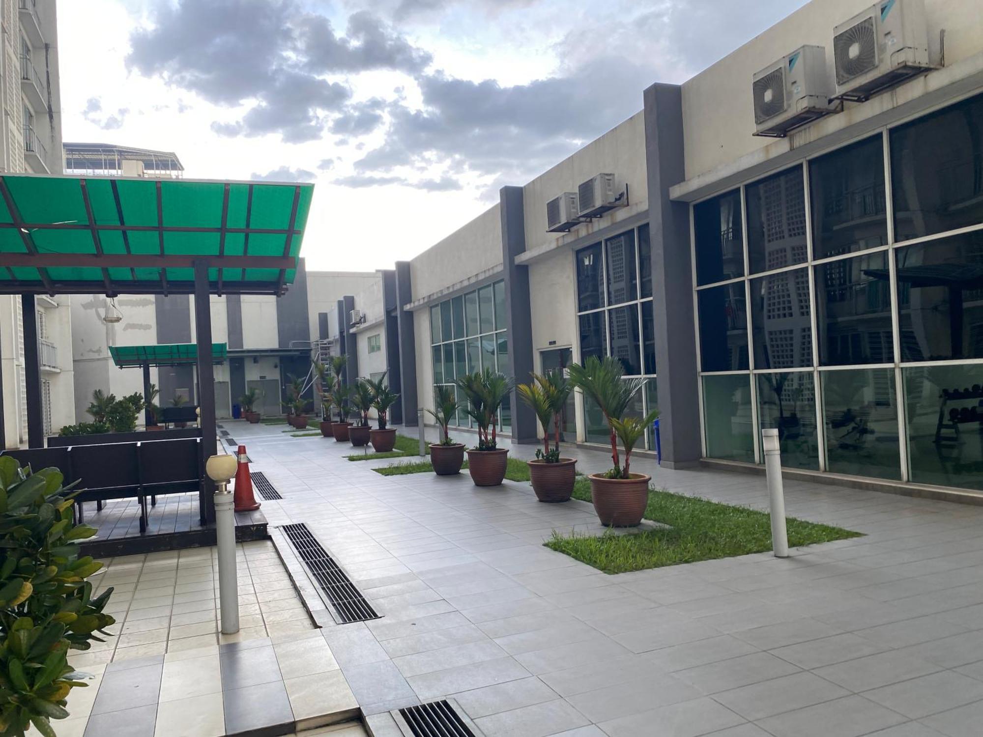 Homestay At Menara U 莎阿南 外观 照片